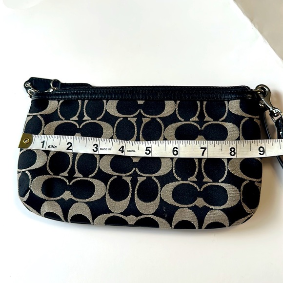 Coach big wristlet/bag black/gray monogram wallet - Picture 9 of 14